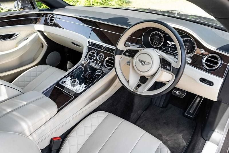Used Bentley Continental 635 HP (467 kW) 2018 Grey Coupe