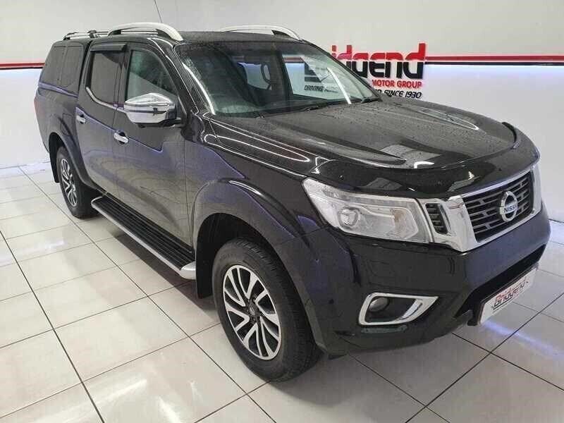 Black Used 2018 Nissan Navara Tekna Pickup | £17,999 (Fair price) - Image 1/4