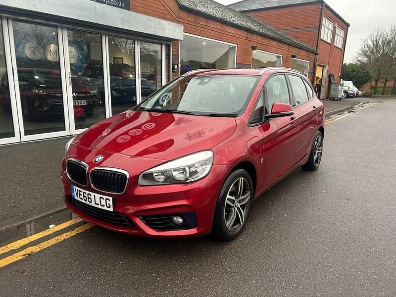 Usado BMW 225 Active Tourer Sport Line 2017 Rojo Monovolumen