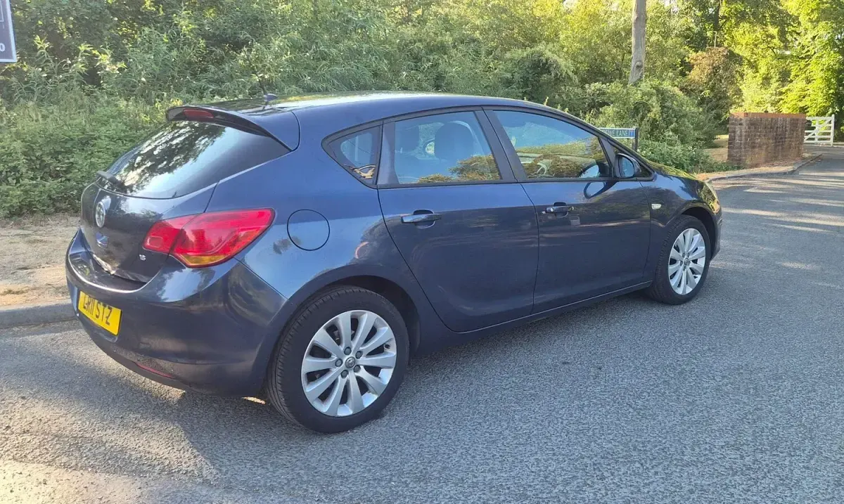 Used Vauxhall Astra 2011 Blue Hatchback