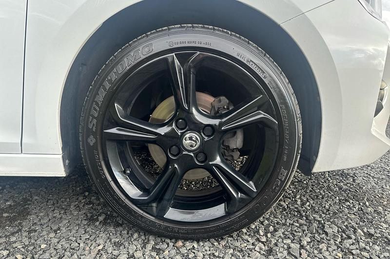 Used Vauxhall Corsa 75 HP (55 kW) 2023 Arctic white Hatchback