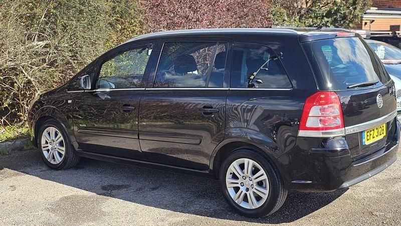 Second-hand Vauxhall Zafira Elite 2010 Negru Monovolum