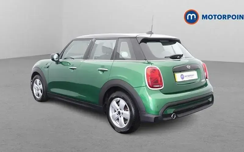 Used Mini Cooper Classic 136 HP (100 kW) 2022 Green Hatchback
