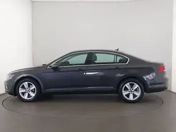 Used VW Passat SE 150 HP (110 kW) 2022 Grey Estate