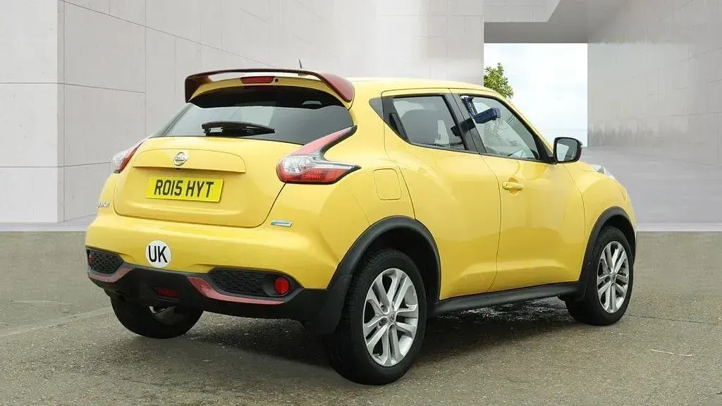 Used Nissan Juke Acenta Premium 115 HP (84 kW) 2015 Yellow SUV