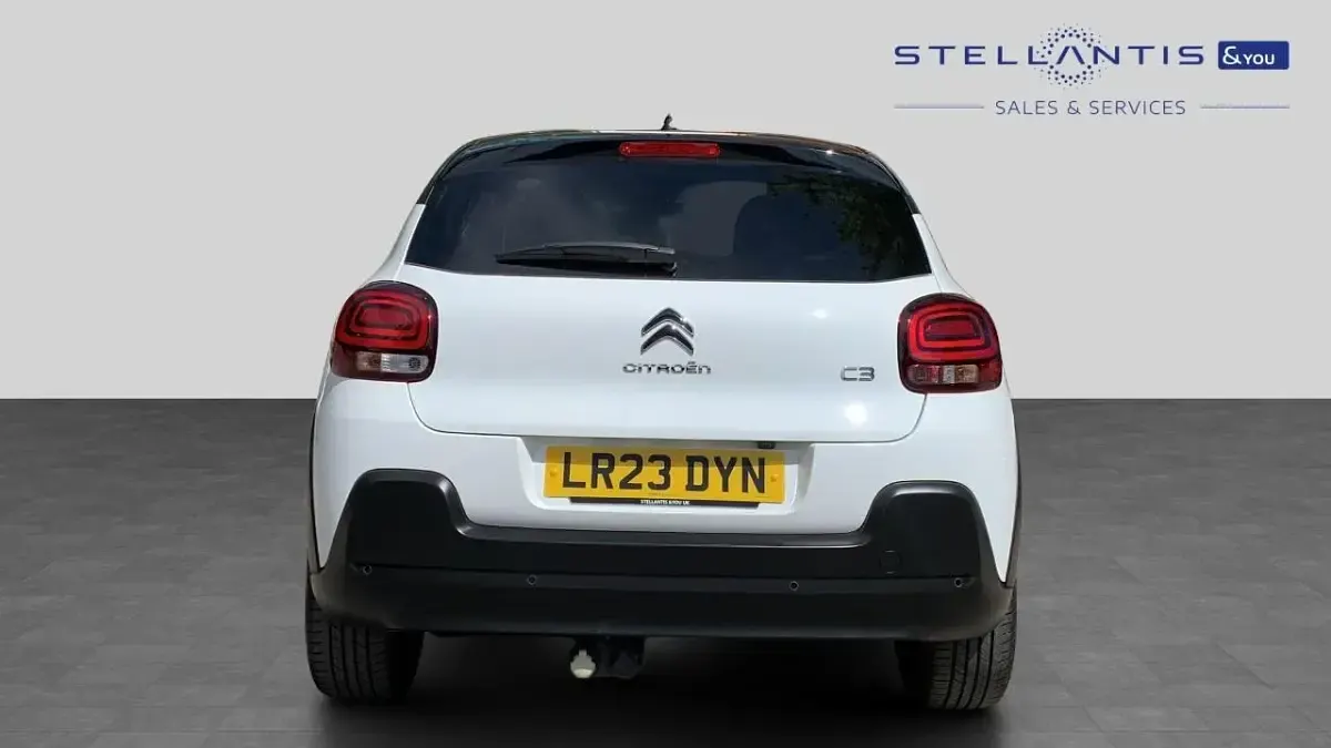 Used Citroën C3 PureTech 82 HP (60 kW) 2023 White Hatchback