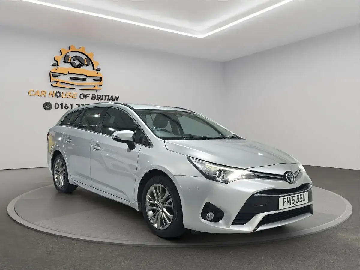 Used Toyota Avensis Business Edition 112 HP (82 kW) 2016 Silver Estate