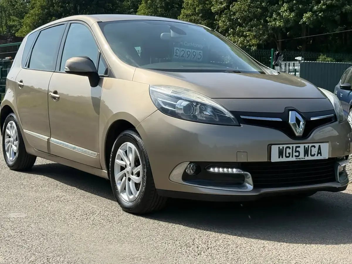 Used Renault Scénic Dynamique 110 HP (80 kW) 2015 Beige MPV