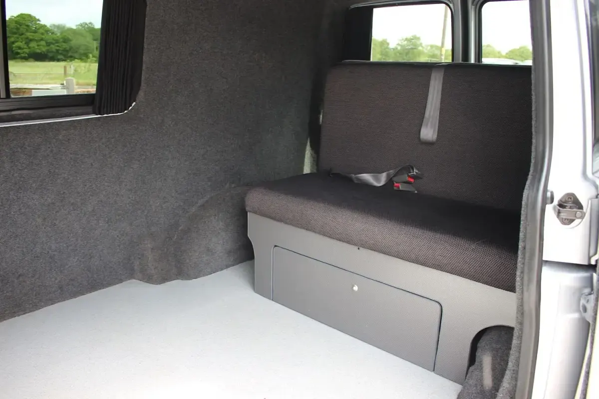 Used VW Transporter 102 HP (75 kW) 2008 Silver Van