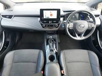 Used Toyota Corolla Design 140 HP (102 kW) 2024 Blue Hatchback