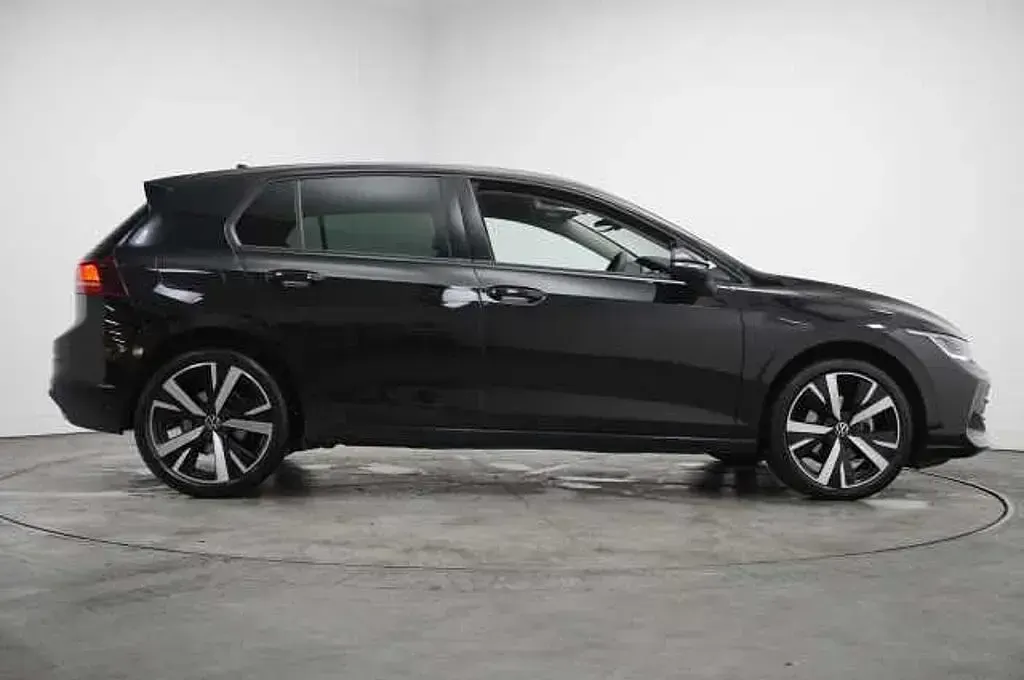 Używany VW Golf VIII 115 KM (84 kW) 2025
