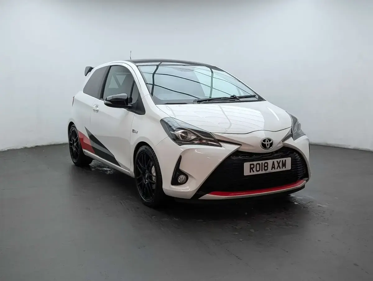 Used Toyota Yaris Edition 212 HP (155 kW) 2018 White Hatchback
