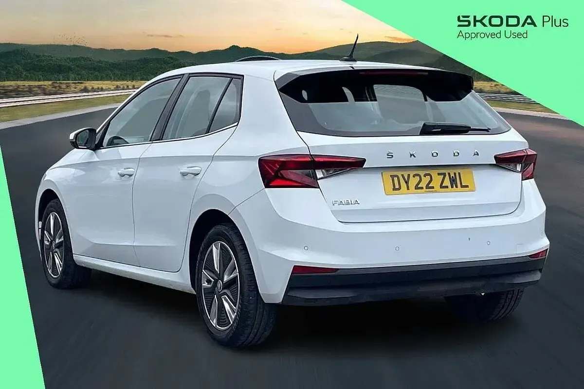 Used Skoda Fabia SE L 94 HP (69 kW) 2022 Moon white metallic Hatchback