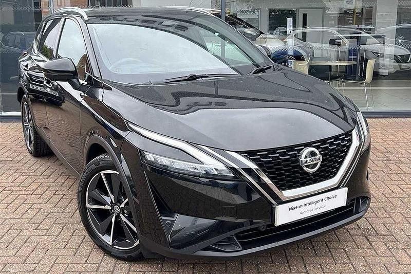 Black Used 2022 Nissan Qashqai Tekna SUV | £19,199 (A bit pricey) - Image 1/3