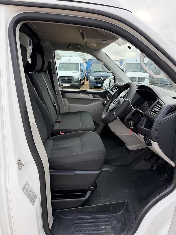 Used VW Transporter Trendline 150 HP (110 kW) 2020 White Van