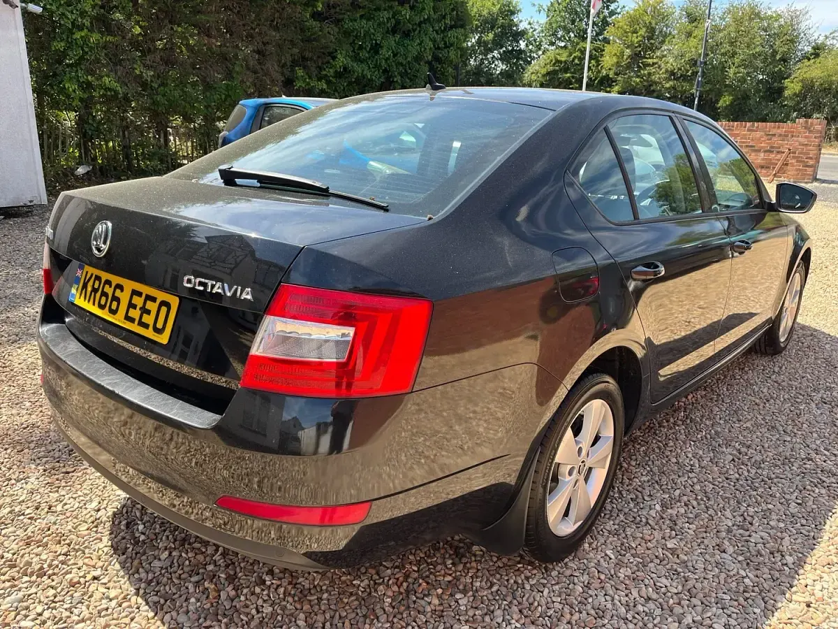 Used Skoda Octavia SE L 150 HP (110 kW) 2016 Black Estate