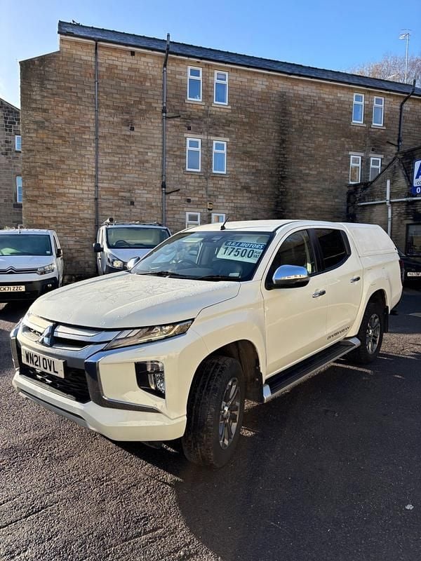 White Used 2021 Mitsubishi L200 Pickup | £17,500 (Fair price) - Image 1/4