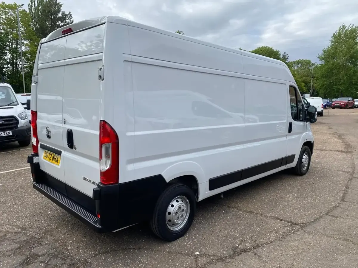 Begagnad Vauxhall Movano 2023 Vit