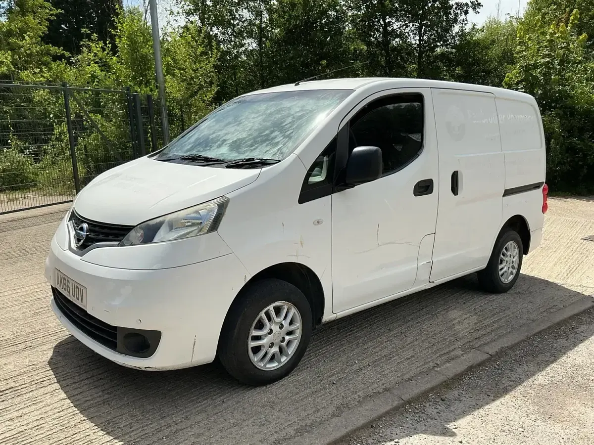 Used Nissan NV200 Tekna 2017 White MPV