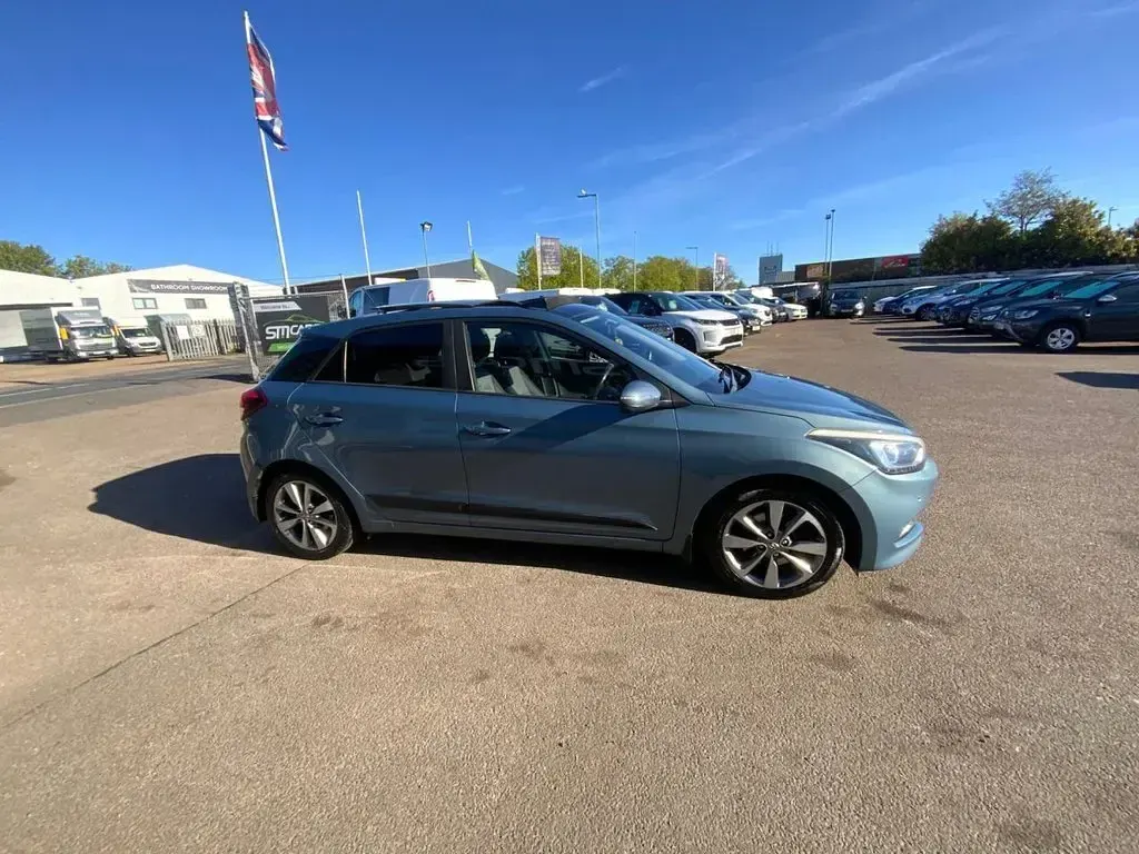 Used Hyundai i20 Premium SE 120 HP (88 kW) 2017 Blue Hatchback