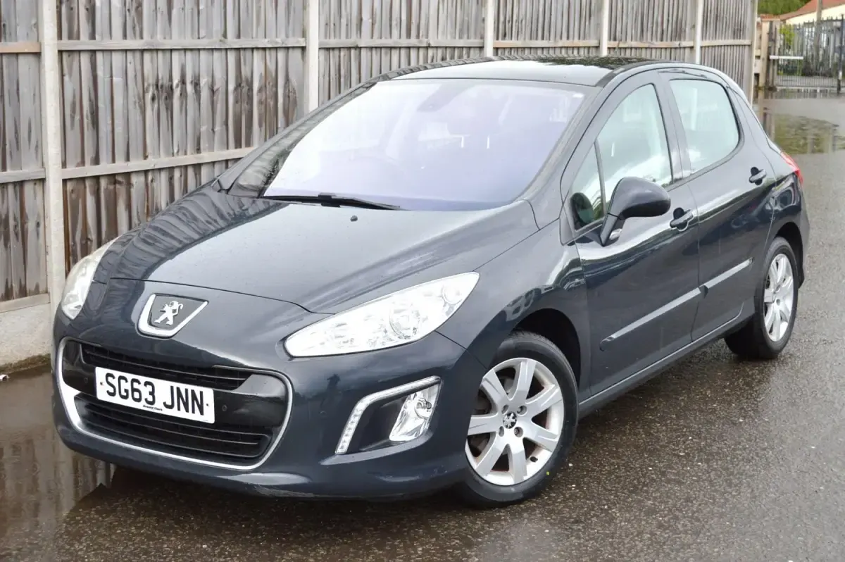 Usado Peugeot 308 Active 2013 Cinzento Citadino