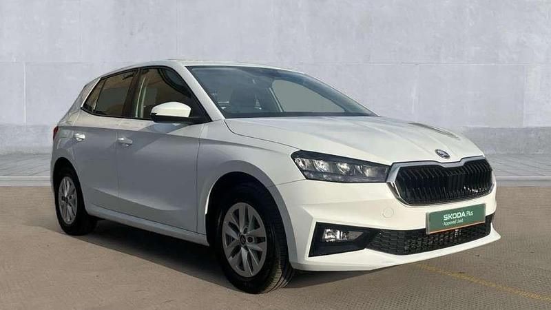 White Used 2025 Skoda Fabia Comfort Hatchback | £16,995 (Good price) - Image 1/4