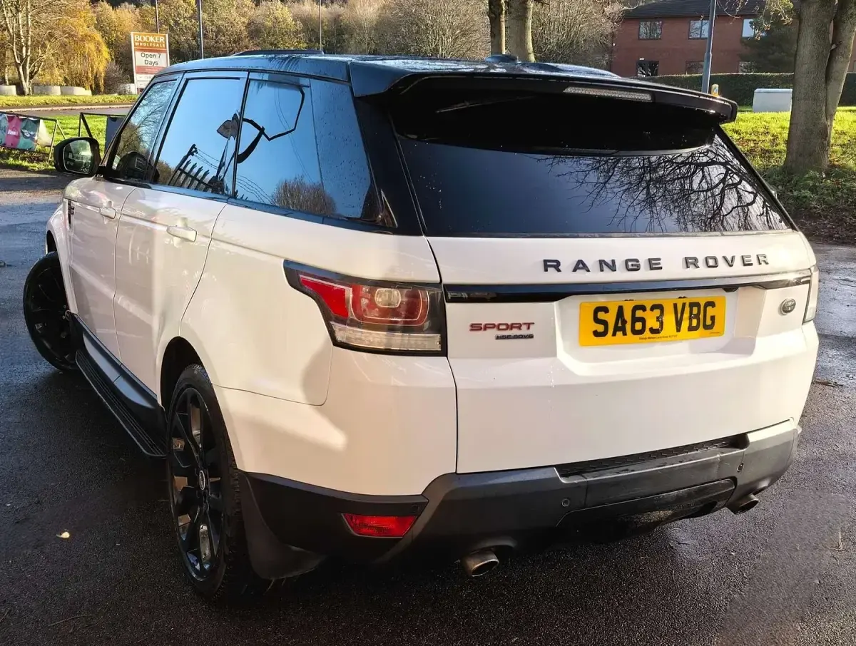Used Land Rover Range Rover HSE Dynamic 275 HP (202 kW) 2013 White SUV