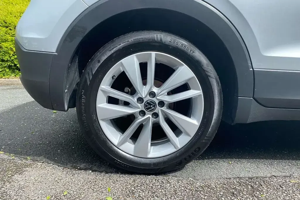 Usado VW T-Cross Match 115 CV (84 kW) 2025 Plateado SUV