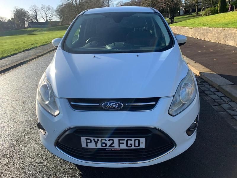 Used Ford Grand C-Max Zetec 125 HP (91 kW) 2013 White MPV