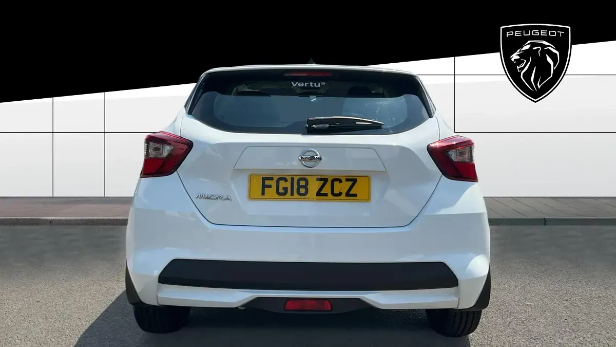 Used Nissan Micra Acenta 90 HP (66 kW) 2018 White Hatchback