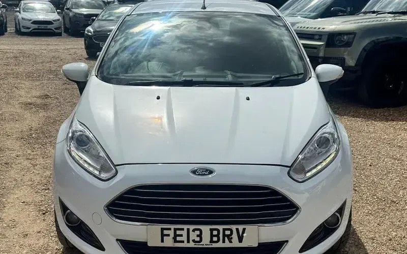 Used Ford Fiesta Titanium X 101 HP (74 kW) 2013 White Hatchback