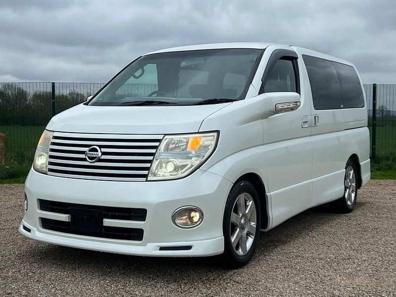 Used Nissan Elgrand 2006 White MPV