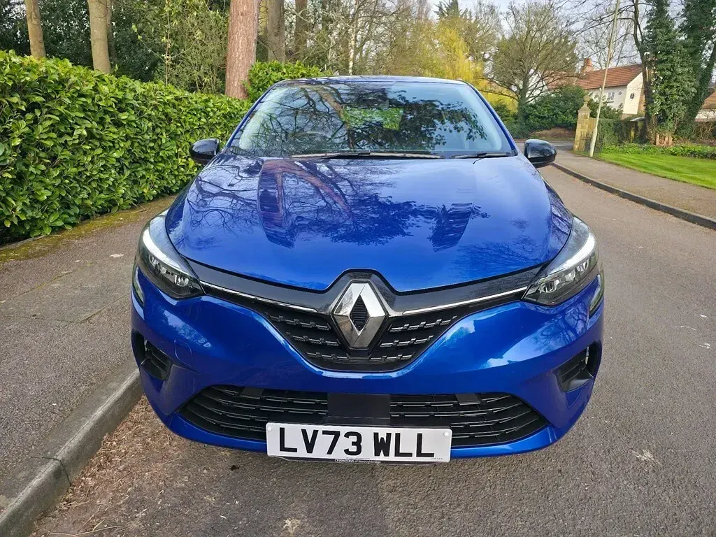 Used Renault Clio V Evolution 90 HP (66 kW) 2023 Blue Hatchback