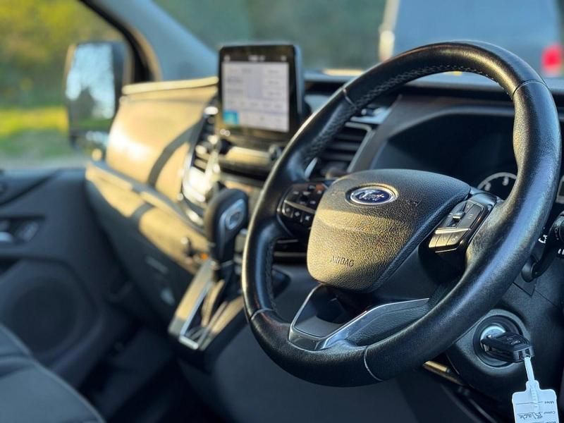 Used Ford Transit Custom Limited 170 HP (125 kW) 2021 Black Van