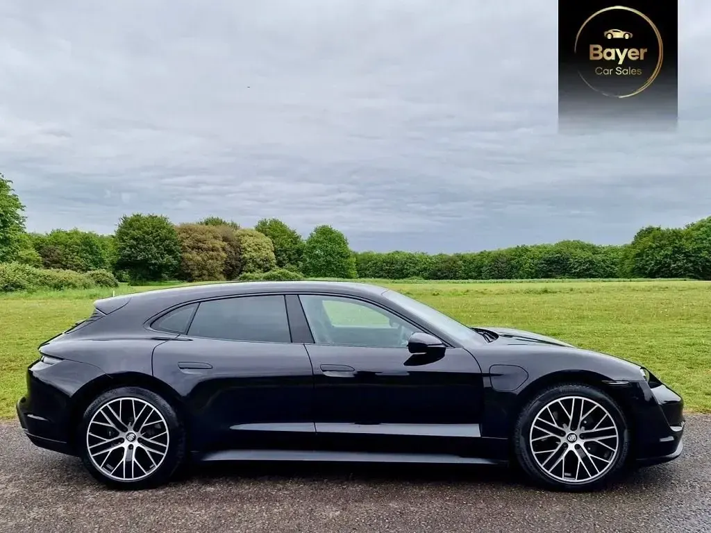 Begagnad Porsche Taycan 350 kW (476 HK) 2022 Svart Kombi