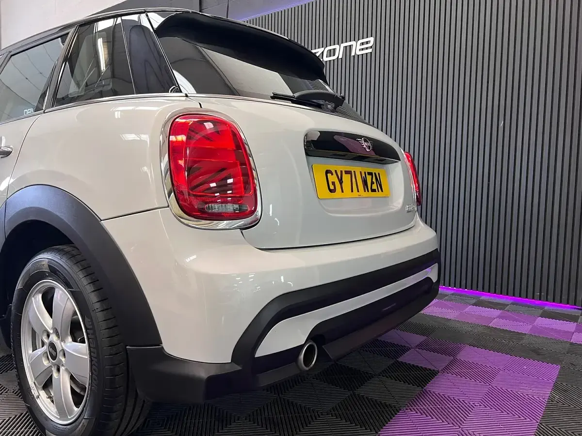 Used Mini Cooper Classic 136 HP (100 kW) 2022 Silver Hatchback