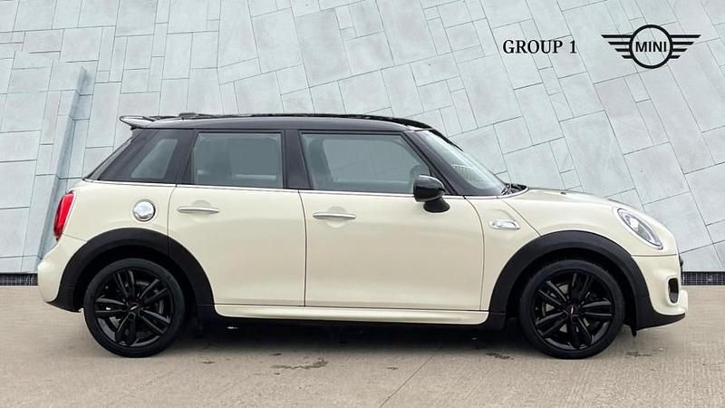 Used Mini Cooper S Hatch 189 HP (139 kW) 2018 White Hatchback