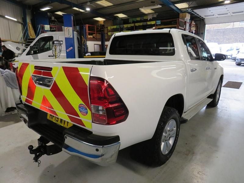 Used Toyota HiLux 147 HP (108 kW) 2019 White Pickup