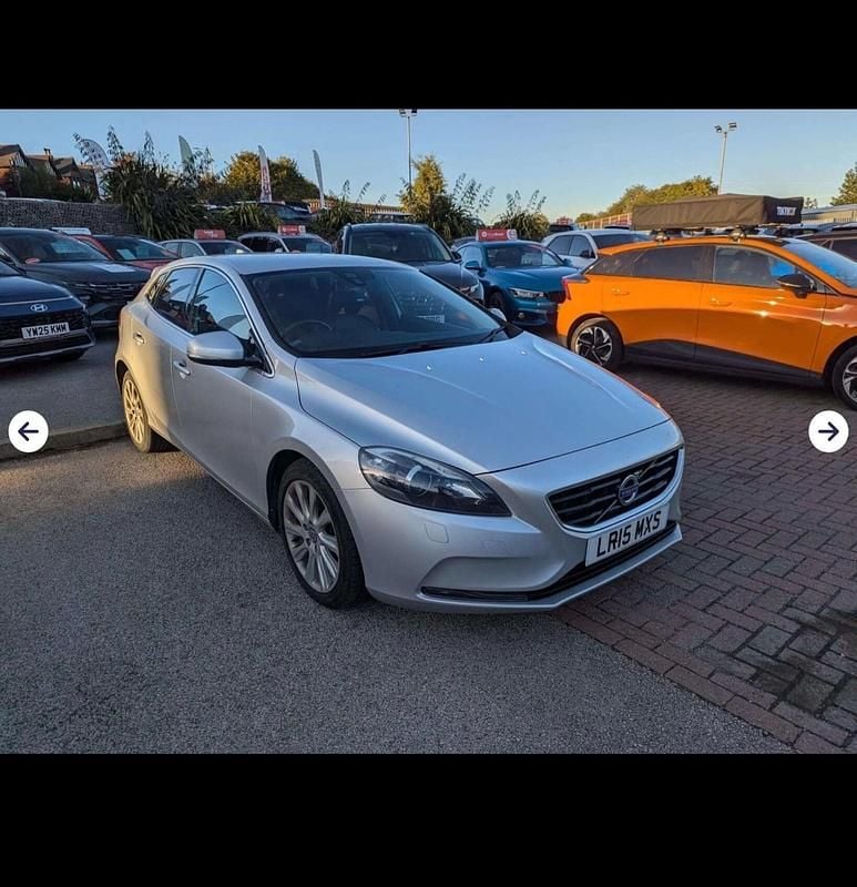 Silver Used 2015 Volvo V40 SE Lux Estate | £5,688 (Fair price) - Image 1/4