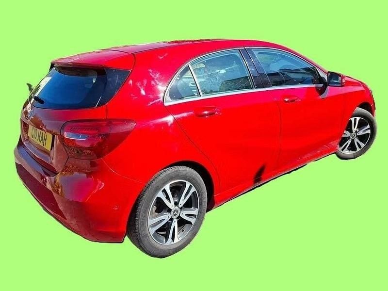 Used Mercedes A180 Executive 122 HP (89 kW) 2017 Red Hatchback