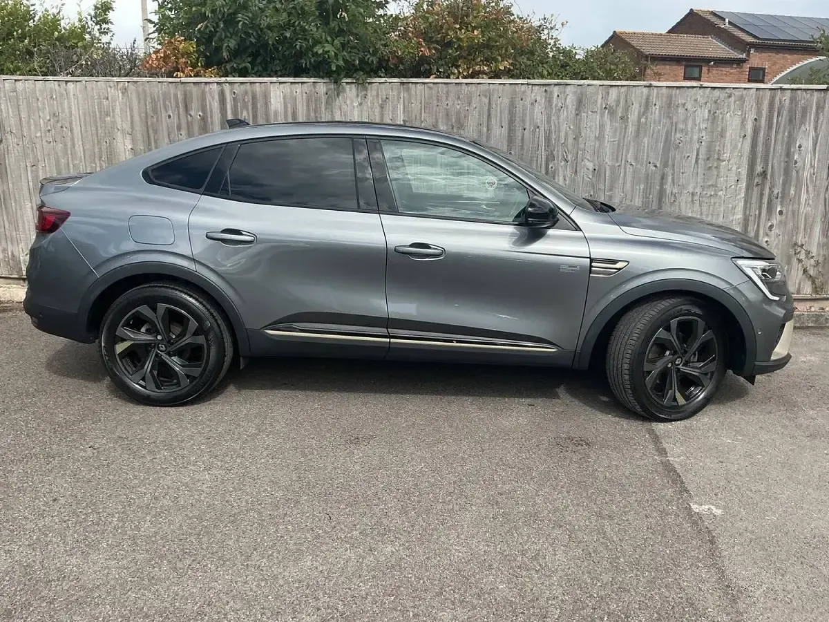 Used Renault Arkana Engineered 140 HP (102 kW) 2023 Grey SUV