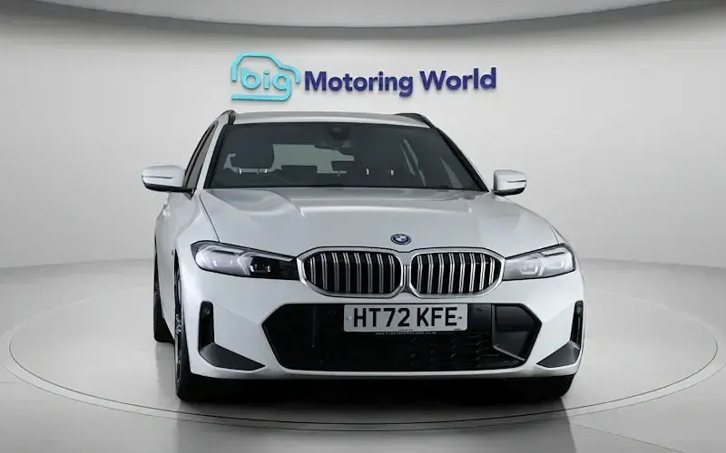 Used BMW 330e M Sport 292 HP (214 kW) 2023 White Estate