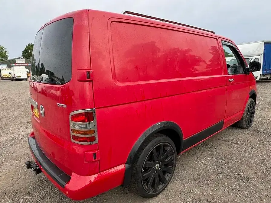 Used VW T5 104 HP (76 kW) 2005 Red Van