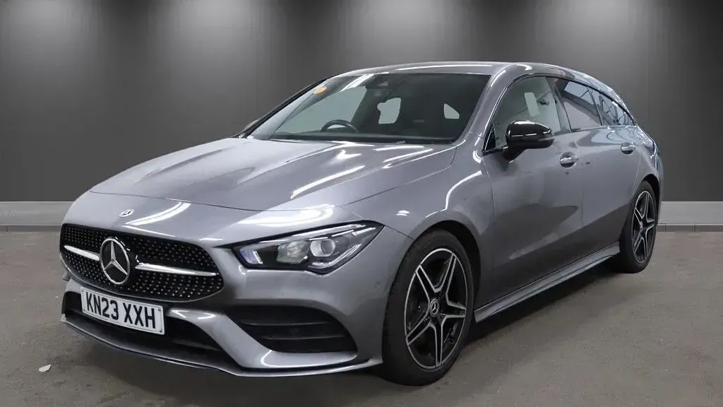 Used Mercedes CLA200 Shooting Brake Executive 163 HP (119 kW) 2023 Grey Estate