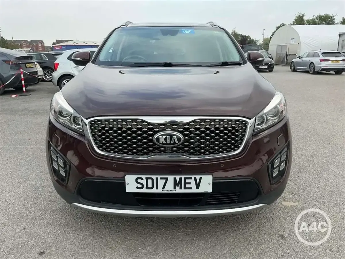 Used Kia Sorento 200 HP (147 kW) 2017 Red SUV
