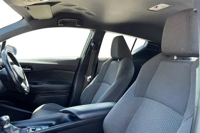 Used Toyota C-HR 122 HP (89 kW) 2019 Blue SUV