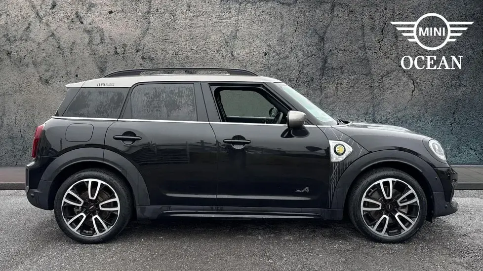 Used Mini Cooper S Countryman 219 HP (161 kW) 2022 Black SUV