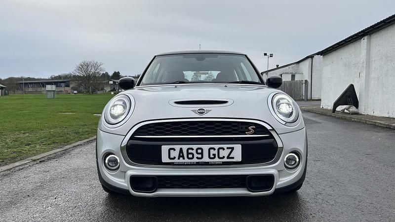 Used Mini Cooper S Classic 189 HP (139 kW) 2019 Silver Hatchback