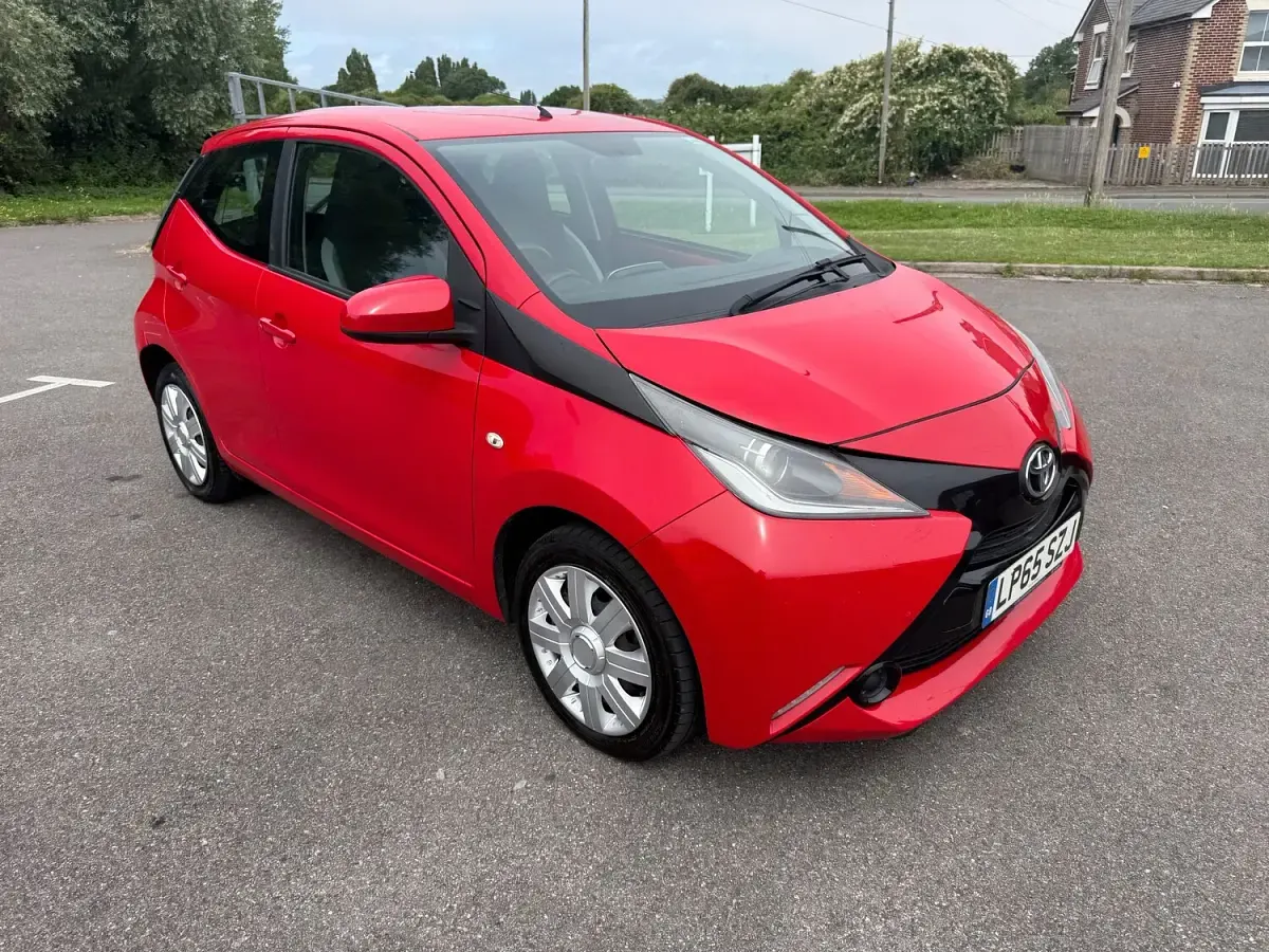 Used Toyota Aygo X-play 69 HP (50 kW) 2016 Red Hatchback