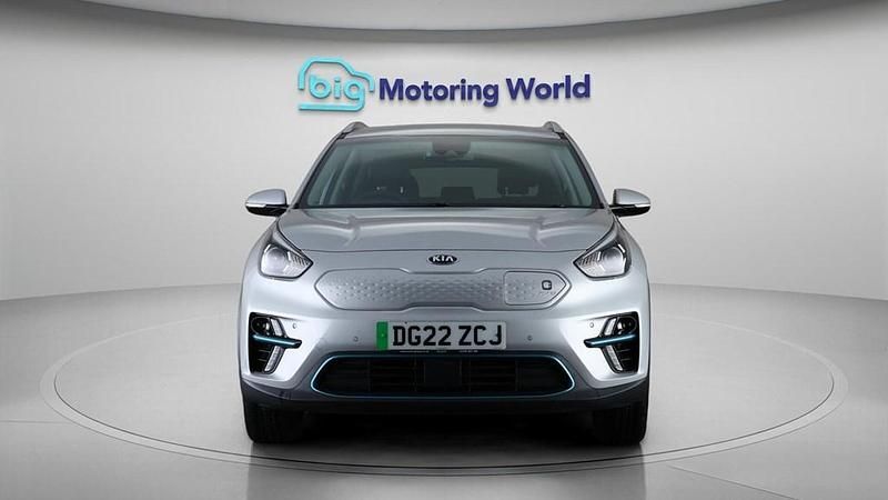 Used Kia e-Niro 147 kW (201 HP) 2022 Silver SUV